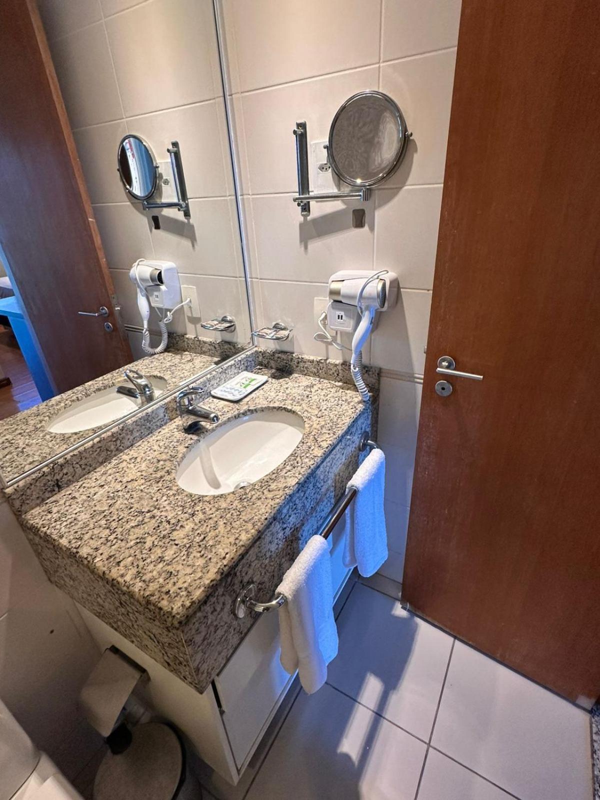 Barra Da Tijuca - 508 - De Frente Para Maravilhosa Piscina - Estacionamento Gratuito - Academia Comphania Atletica - Balsa Para Praia Gratis - Microondas - Geladeira Grande - Recepcao 24Horas - Wi-Fi - Com Pia Río de Janeiro Exterior foto